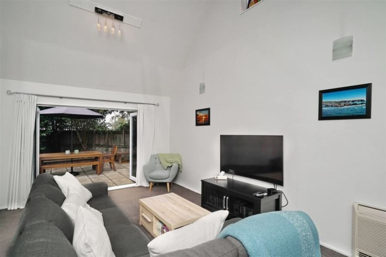 Photo of property in 1/28b Poulton Avenue, Richmond, Christchurch, 8013