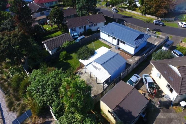 Photo of property in 27 Staverton Crescent, Mangere, Auckland, 2022