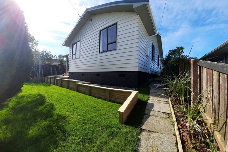 Photo of property in 11b Lomita Road, Johnsonville, Wellington, 6037