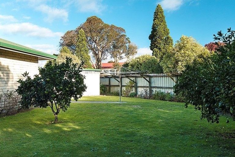 Photo of property in 32 Norfolk Rise, Waiuku, 2123