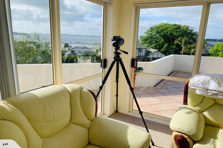 Photo of property in 14 Oakpark Place, West Harbour, Auckland, 0618