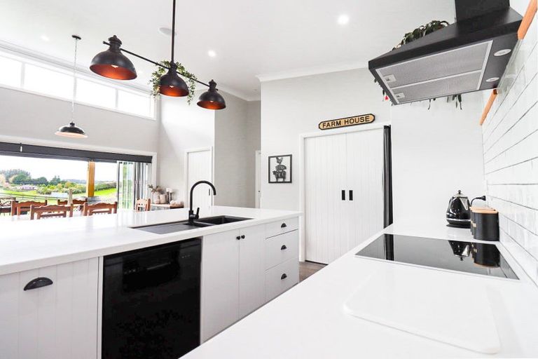 Photo of property in 143e Smith Road, Dannevirke, 4978