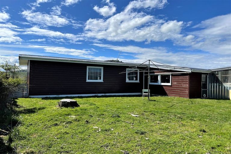 Photo of property in 23 Gorge Road, Clinton, 9534