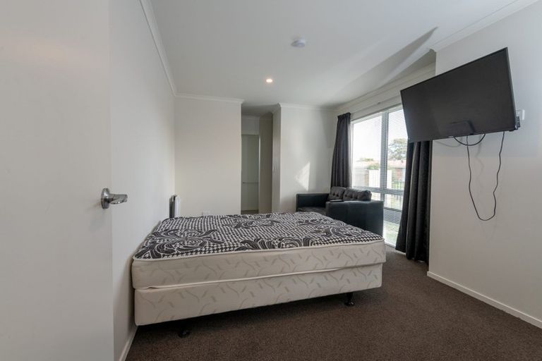 Photo of property in 2/9 Hibiscus Avenue, Hamilton Lake, Hamilton, 3204