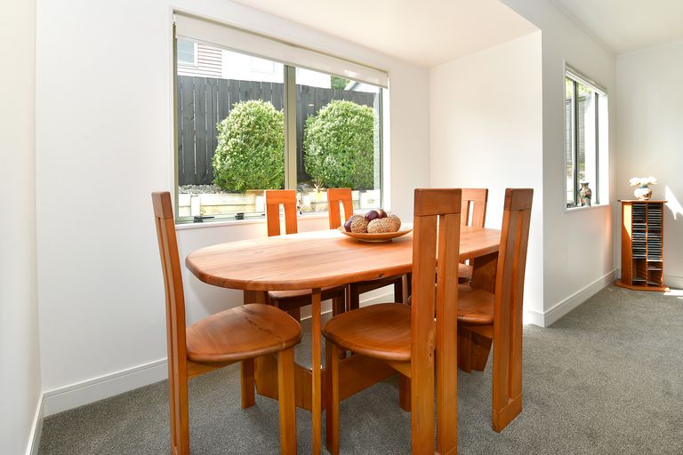 Photo of property in 1/126 Brian Crescent, Stanmore Bay, Whangaparaoa, 0932