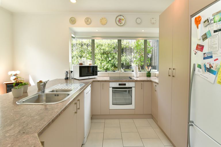 Photo of property in 1/126 Brian Crescent, Stanmore Bay, Whangaparaoa, 0932