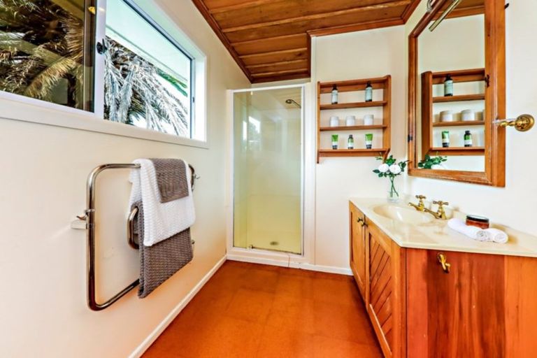 Photo of property in 42 Gordon Avenue, Milford, Auckland, 0620