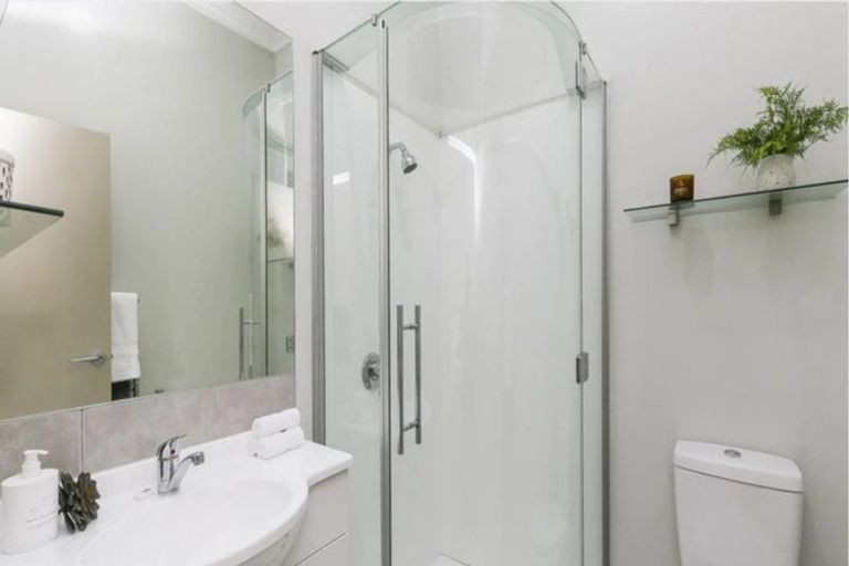 Photo of property in 16 View Road, Titahi Bay, Porirua, 5022