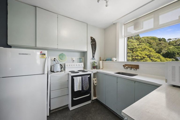Photo of property in Jerningham Apartments, 20 Oriental Terrace, Oriental Bay, Wellington, 6011