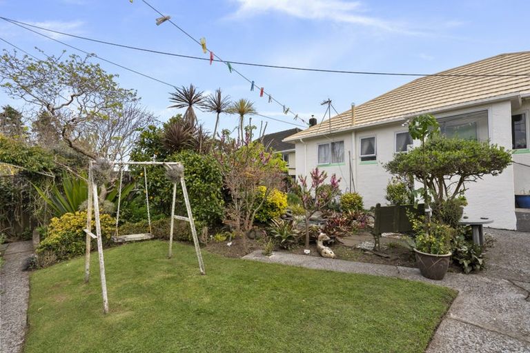 Photo of property in 31 Wrantage Street, Westown, New Plymouth, 4310