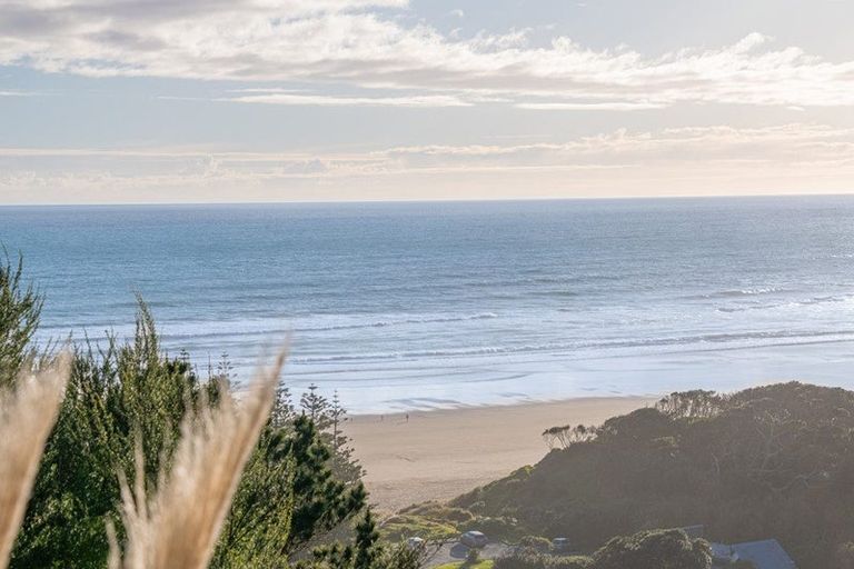 Photo of property in 10 Waitea Road, Muriwai, Waimauku, 0881