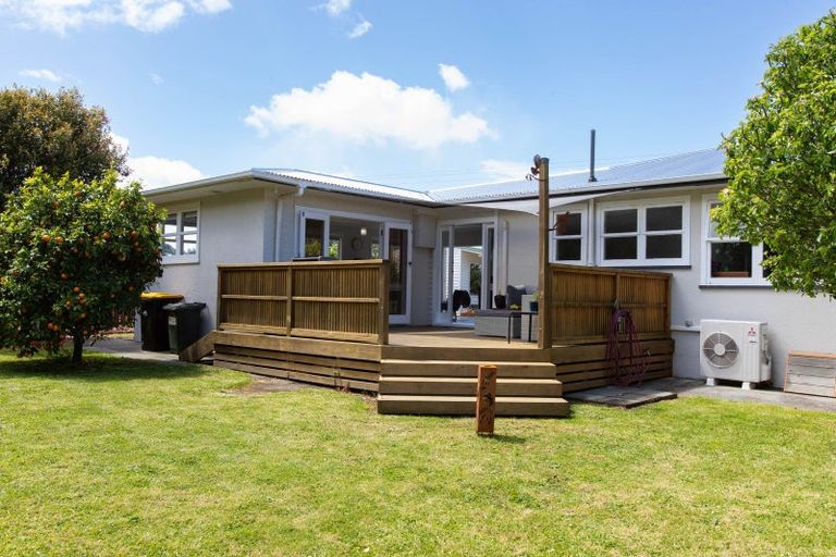 Photo of property in 77 Fergusson Street, Woodville, 4920