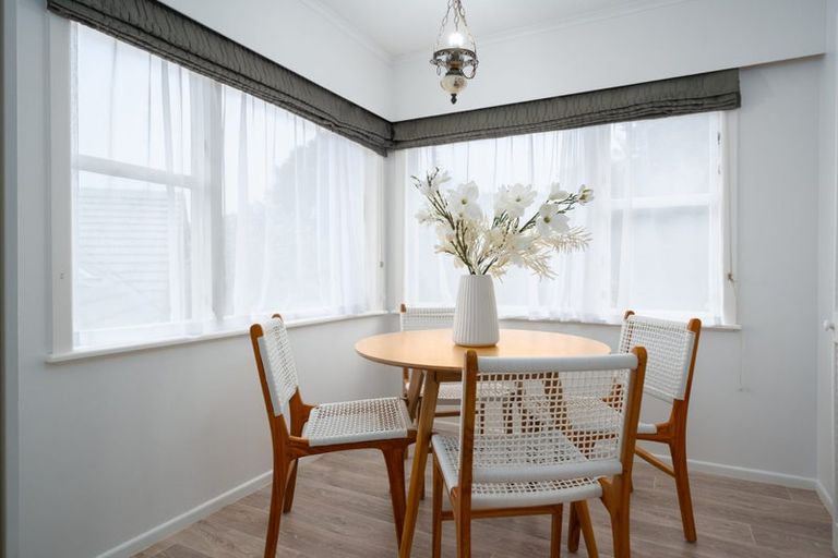 Photo of property in 128 Helston Road, Paparangi, Wellington, 6037