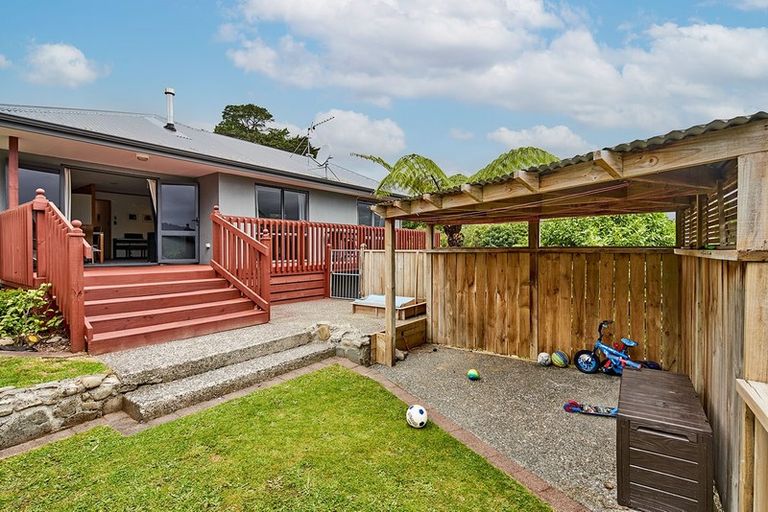 Photo of property in 3 Sunnyview Drive, Brown Owl, Upper Hutt, 5018