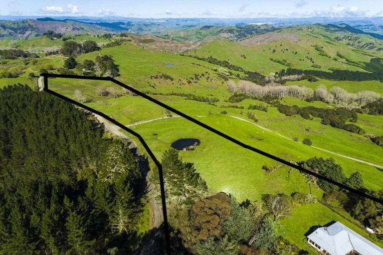 Photo of property in 1875 Kanakanaia Road, Whatatutu, Te Karaka, 4091