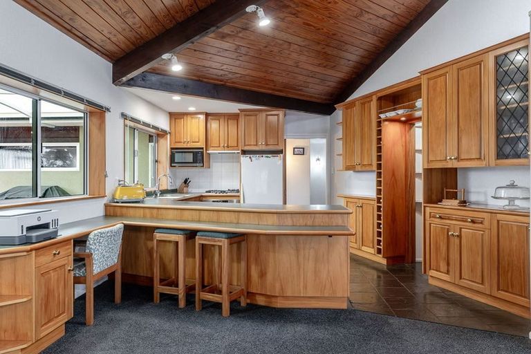 Photo of property in 23 Chilton Grove, Hokowhitu, Palmerston North, 4410