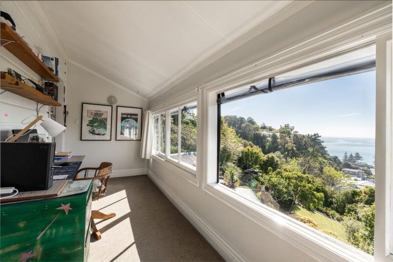 Photo of property in 3 Lucy Road, Bluff Hill, Napier, 4110