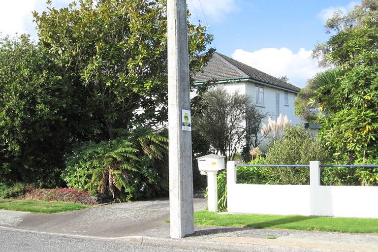 Photo of property in 9 Hariata Street, Otaki, 5512