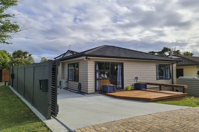 Photo of property in 43 De Quincey Terrace, Highland Park, Auckland, 2010