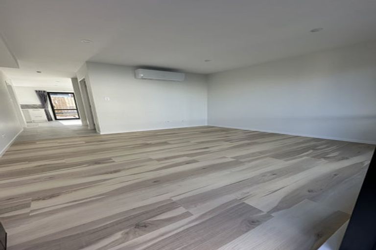 Photo of property in 93 Hutchinsons Road, Bucklands Beach, Auckland, 2014