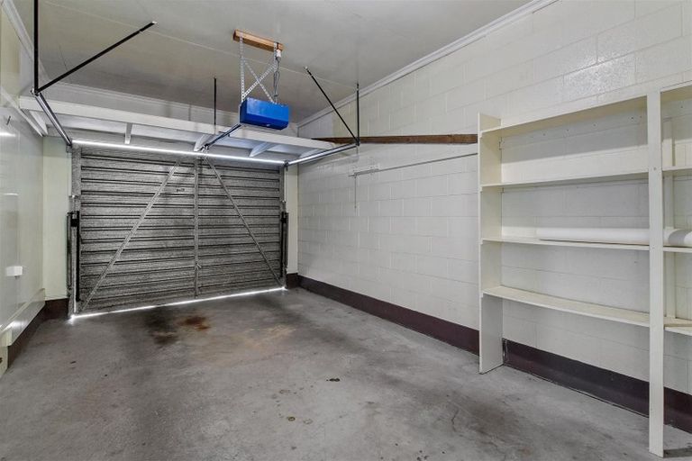 Photo of property in 1 Carlisle Street, Waimate, 7924