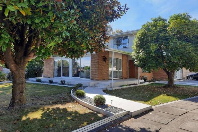 Photo of property in 226 Memorial Avenue, Burnside, Christchurch, 8053