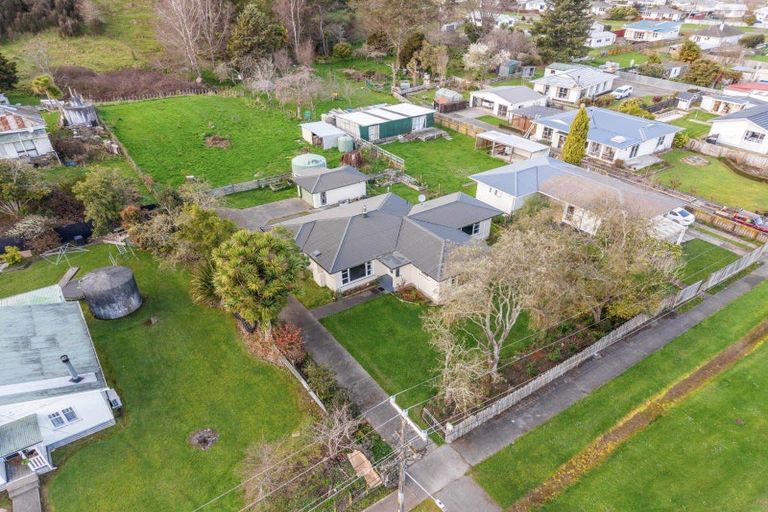 Photo of property in 36 Ongo Road, Hunterville, 4730