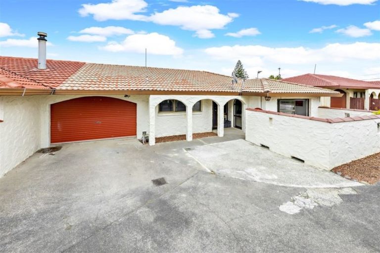 Photo of property in 2/85 Victoria Road, Papatoetoe, Auckland, 2025