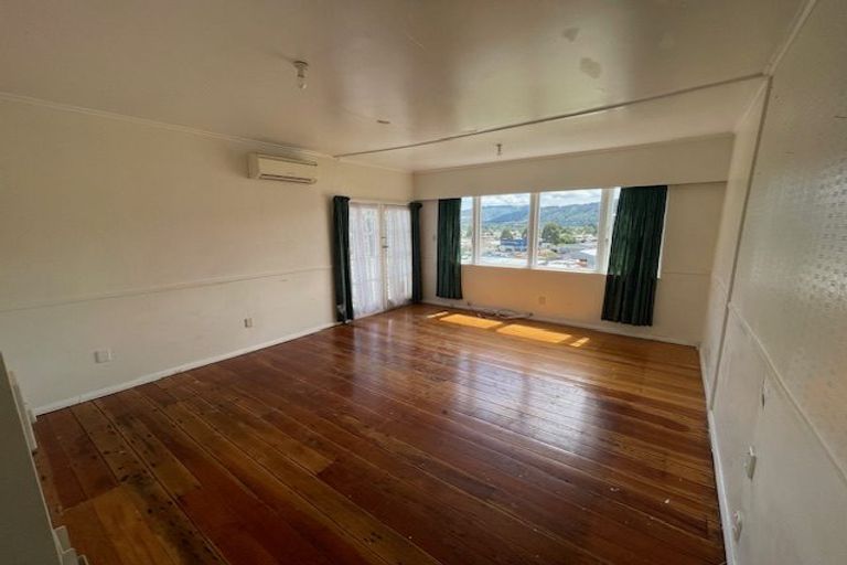 Photo of property in 4 Oaklands Grove, Clouston Park, Upper Hutt, 5018