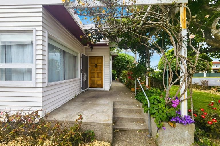 Photo of property in 35 Ropata Crescent, Boulcott, Lower Hutt, 5010