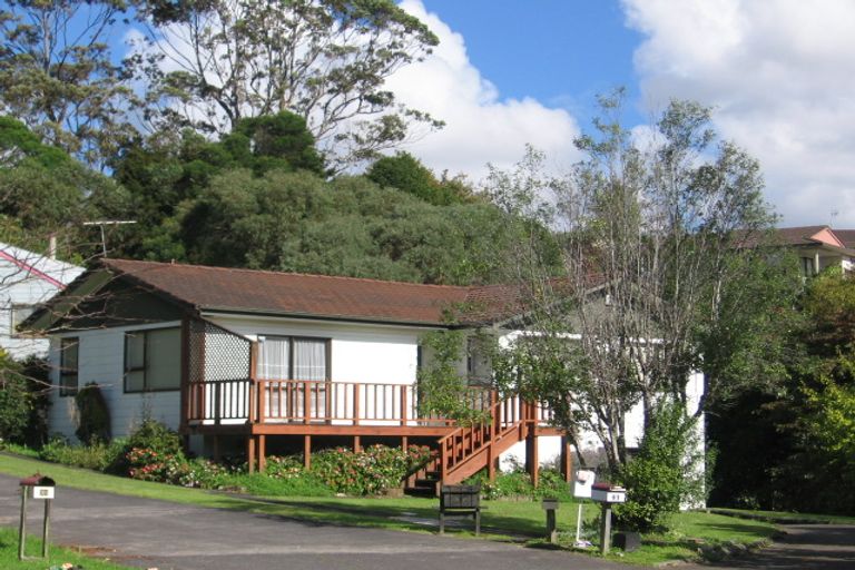 Photo of property in 37 Adam Sunde Place, Glen Eden, Auckland, 0602