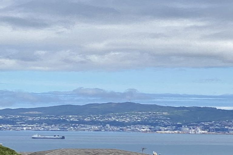 Photo of property in 84 Cypress Drive, Maungaraki, Lower Hutt, 5010