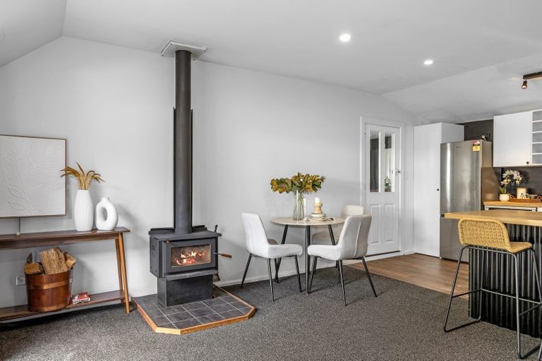 Photo of property in 30 Hawkhurst Road, Lyttelton, 8082