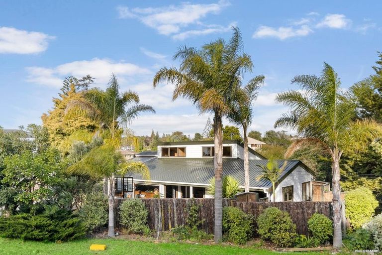 Photo of property in 5 Hutchinsons Road, Bucklands Beach, Auckland, 2014