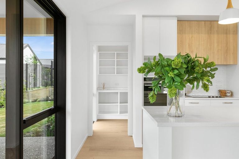 Photo of property in 18 Evergreen Parade, Rosehill, Papakura, 2113