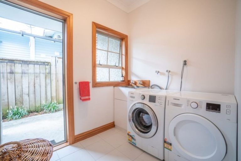 Photo of property in 21 Union Street, Hokowhitu, Palmerston North, 4410