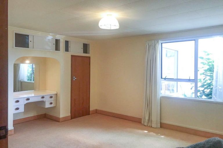 Photo of property in 13 Kiteroa Terrace, Rothesay Bay, Auckland, 0630