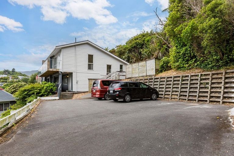 Photo of property in 9/124 Redwood Avenue, Tawa, Wellington, 5028