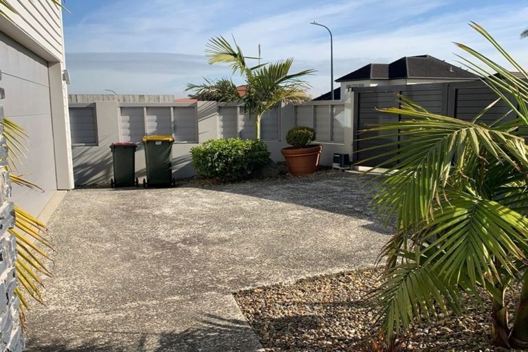 Photo of property in 39 Point View Drive, East Tamaki Heights, Auckland, 2016