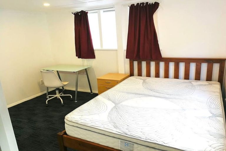 Photo of property in 21 Elizabeth Street, Moera, Lower Hutt, 5010