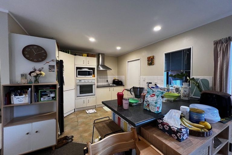 Photo of property in 2/21 Heathglen Place, Bayview, Auckland, 0629