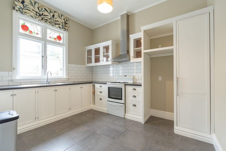 Photo of property in 24 Aroha Street, Takaro, Palmerston North, 4410