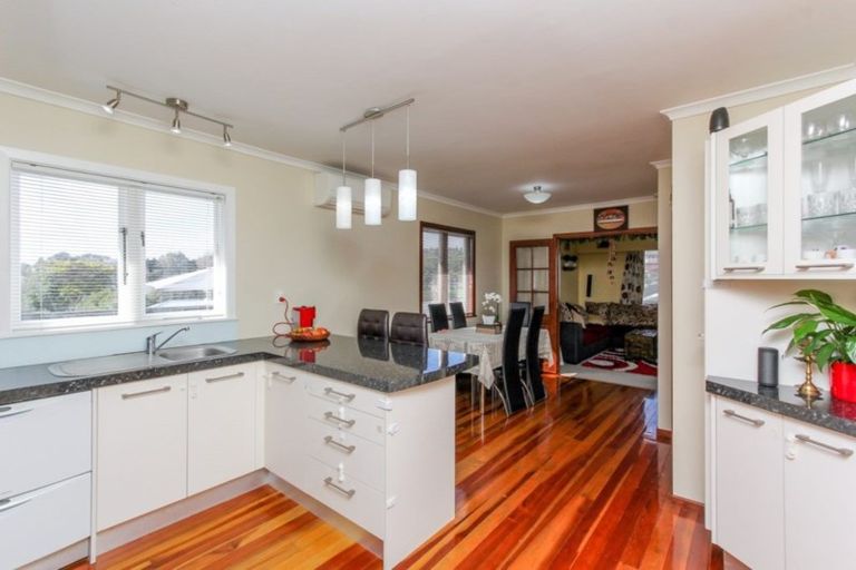 Photo of property in 16 Kenmore Street, Westown, New Plymouth, 4310