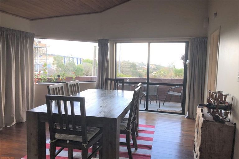 Photo of property in 1/14 Clematis Avenue, Murrays Bay, Auckland, 0630