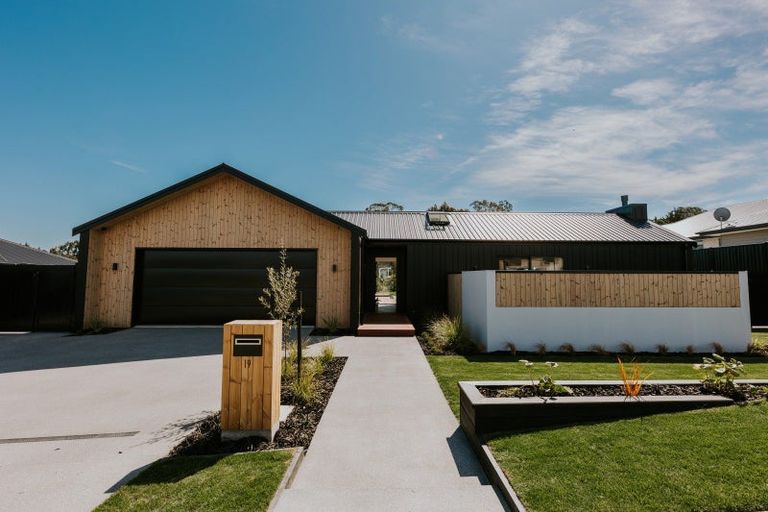 Photo of property in 19 Clydesdale Drive, Holmes Hill, Oamaru, 9401