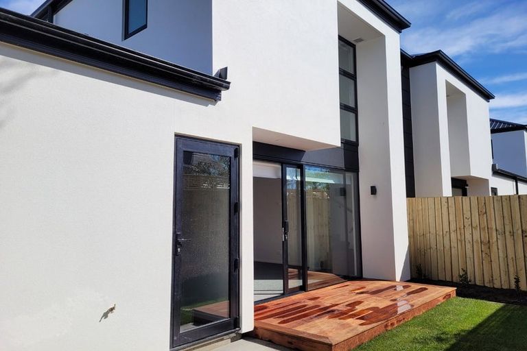 Photo of property in 3/233 Edgeware Road, Edgeware, Christchurch, 8013