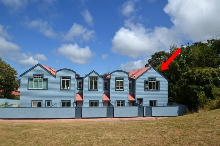 Photo of property in 9/93a Kelburn Parade, Kelburn, Wellington, 6012