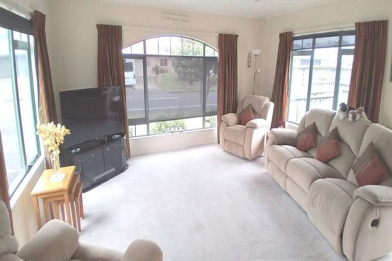 Photo of property in 100 Weggery Drive, Waikanae Beach, Waikanae, 5036