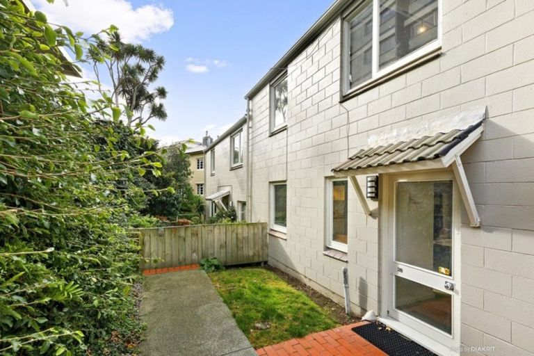 Photo of property in 28 Cottleville Terrace, Thorndon, Wellington, 6011