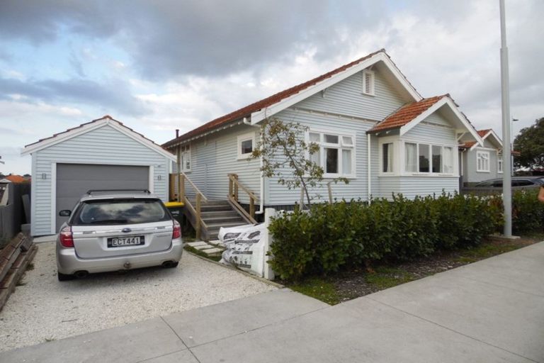 Photo of property in 3 Cochrane Road, Hobsonville, Auckland, 0616